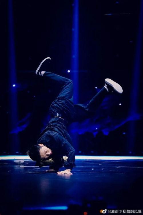 舞蹈风暴在线视频,在线视频中的舞蹈魅力与激情碰撞